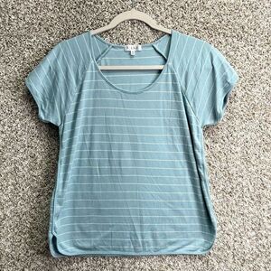 Lake Top Women’s Medium Light Blue and White Striped Short Sleeve